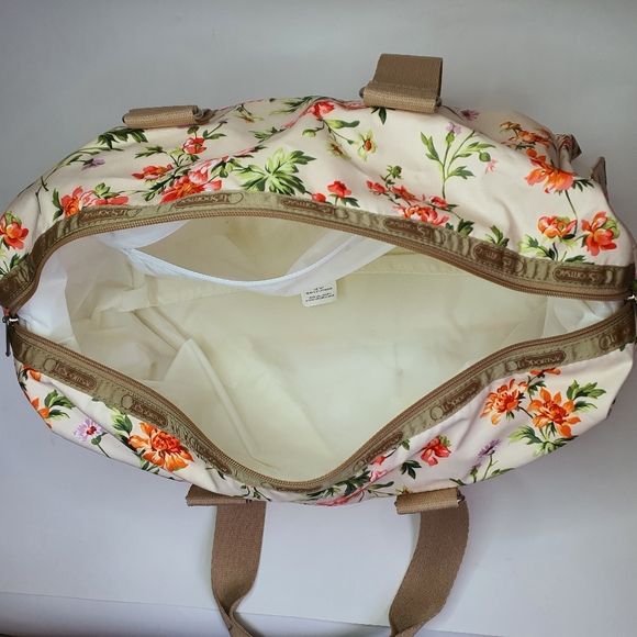 LeSportsac Hobo/ Shoulder Bag - Like New - Picture 4 of 11